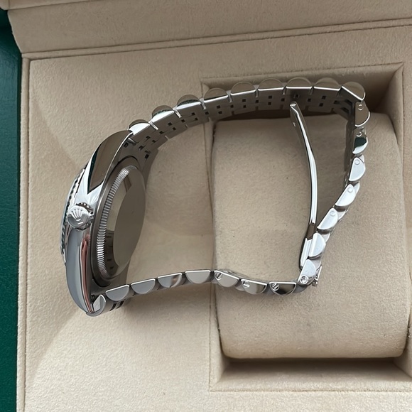 DATEJUST 36 Oyster, 36 mm, Oystersteel and white gold. 10 DIAMONDS. - Picture 16 of 17